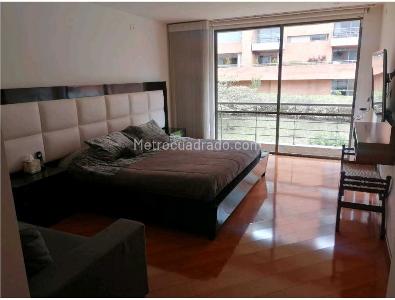 Apartamento de 3 alcobas en venta en Refugio De La Colina, Bogotá, 220 m² · foto 8 de 18
