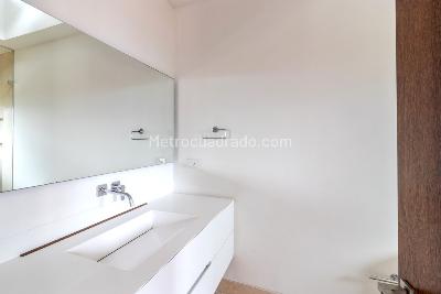 Apartamento de 3 alcobas en venta en Chico Oriental, Bogotá, 830 m² · foto 11 de 16