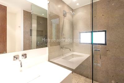 Apartamento de 3 alcobas en venta en Chico Oriental, Bogotá, 830 m² · foto 2 de 16