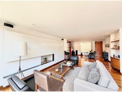 Apartamento de 3 alcobas en venta en Chico Norte, Bogotá, 176 m² · foto 3 de 13