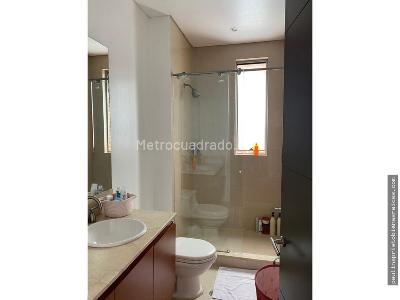 Apartamento de 3 alcobas en venta en Reserva Del Chico, Bogotá, 245 m² · foto 3 de 11