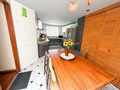 Apartamento de 3 alcobas en venta en Chico San Patricio, Bogotá, 165 m² · foto 7 de 18