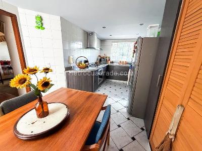 Apartamento de 3 alcobas en venta en Chico San Patricio, Bogotá, 165 m² · foto 8 de 18