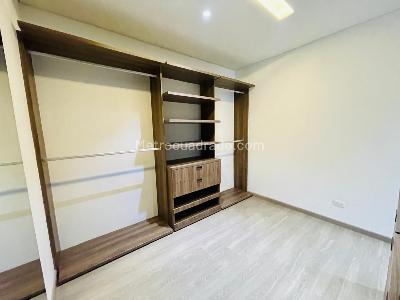 Apartamento de 2 alcobas en venta en Chico Virrey, Bogotá, 150 m² · foto 3 de 12
