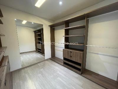 Apartamento de 2 alcobas en venta en Chico Virrey, Bogotá, 150 m² · foto 5 de 12