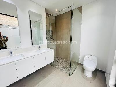 Apartamento de 2 alcobas en venta en Chico Virrey, Bogotá, 150 m² · foto 6 de 12