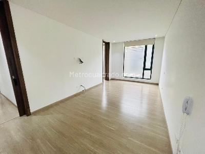 Apartamento de 2 alcobas en venta en Chico Virrey, Bogotá, 150 m² · foto 9 de 12