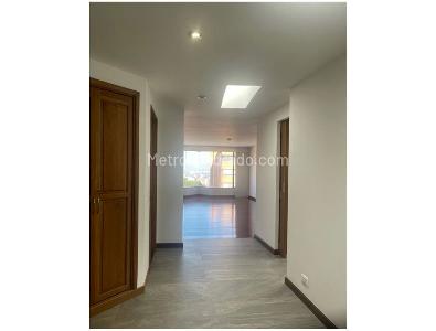 Apartamento de 3 alcobas en venta en Los Rosales, Bogotá, 236 m² · foto 12 de 14