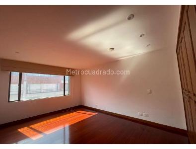 Apartamento de 3 alcobas en venta en Los Rosales, Bogotá, 236 m² · foto 4 de 14