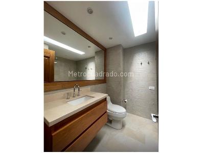 Apartamento de 3 alcobas en venta en Los Rosales, Bogotá, 236 m² · foto 6 de 14