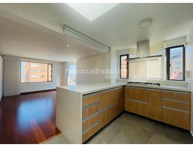 Apartamento de 3 alcobas en venta en Los Rosales, Bogotá, 236 m² · foto 8 de 14