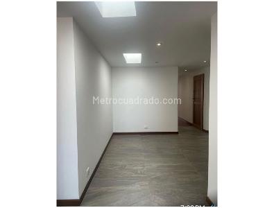 Apartamento de 3 alcobas en venta en Los Rosales, Bogotá, 236 m² · foto 9 de 14