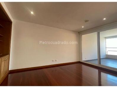 Apartamento de 3 alcobas en venta en Los Rosales, Bogotá, 236 m² · foto 10 de 14