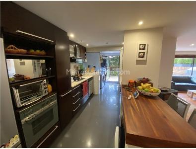 Apartamento de 3 alcobas en venta en Los Rosales, Bogotá, 157 m² · foto 10 de 17
