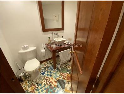 Apartamento de 3 alcobas en venta en Los Rosales, Bogotá, 157 m² · foto 11 de 17