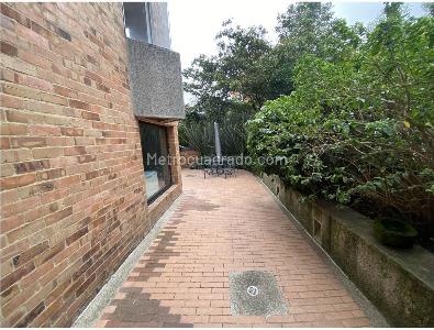 Apartamento de 3 alcobas en venta en Los Rosales, Bogotá, 157 m² · foto 17 de 17