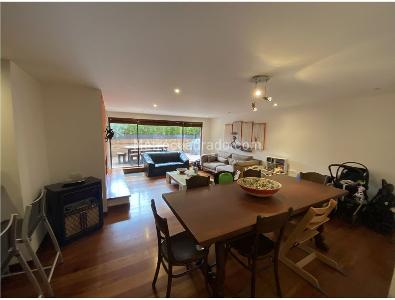 Apartamento de 3 alcobas en venta en Los Rosales, Bogotá, 157 m² · foto 4 de 17