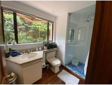 Apartamento de 3 alcobas en venta en Los Rosales, Bogotá, 157 m² · foto 5 de 17