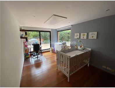 Apartamento de 3 alcobas en venta en Los Rosales, Bogotá, 157 m² · foto 9 de 17