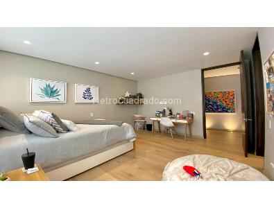Apartamento de 3 alcobas en venta en La Cabrera, Bogotá, 241 m² · foto 4 de 20