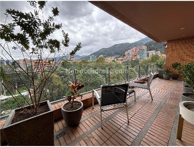 Apartamento de 4 alcobas en venta en La Cabrera, Bogotá, 356 m² · foto 2 de 11