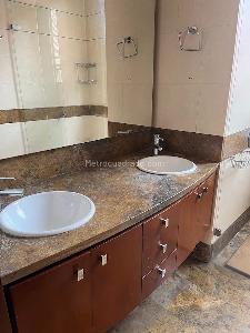 Apartamento de 3 alcobas en venta en Chico Reservado, Bogotá, 209 m² · foto 3 de 10