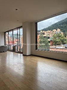 Apartamento de 3 alcobas en venta en Chico Reservado, Bogotá, 209 m² · foto 7 de 10