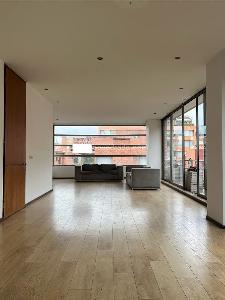 Apartamento de 3 alcobas en venta en Chico Reservado, Bogotá, 209 m² · foto 9 de 10