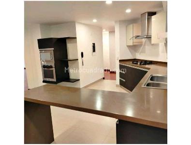 Apartamento de 3 alcobas en venta en Los Rosales, Bogotá, 230 m² · foto 8 de 15