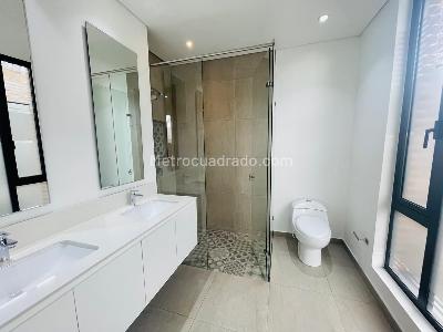 Apartamento en arriendo en Parque El Chico, Bogotá · foto 4 de 16