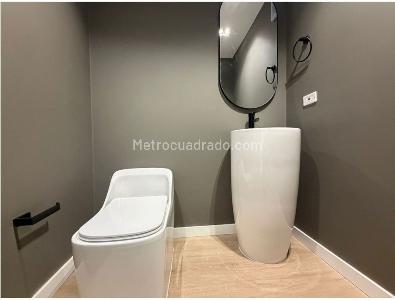 Apartamento de 3 alcobas en arriendo en Niza, Bogotá, 194 m² · foto 10 de 15