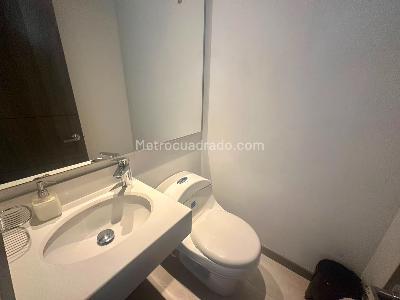 Apartamento de 1 alcoba en arriendo en Chapinero Alto Emaus, Bogotá, 50 m² · foto 12 de 13