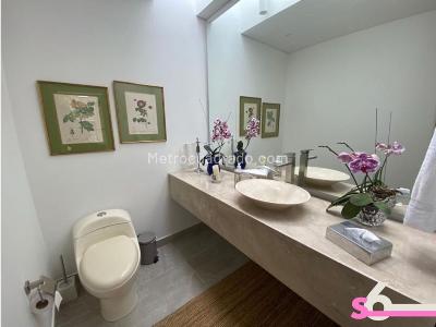 Casa de 4 alcobas en venta en Usaquen, Bogotá, 597 m² · foto 13 de 13