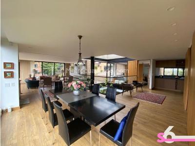 Casa de 4 alcobas en venta en Usaquen, Bogotá, 597 m² · foto 2 de 13
