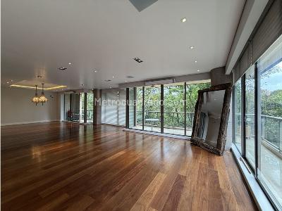 Apartamento de 3 alcobas en venta en La Cabrera, Bogotá, 330 m² · foto 2 de 13