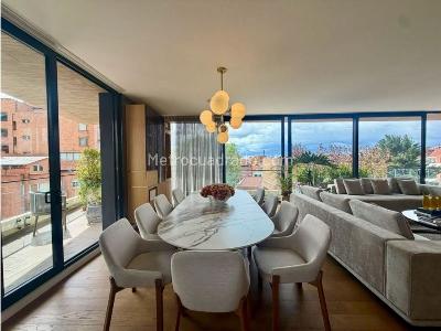 Apartamento de 3 alcobas en venta en La Cabrera, Bogotá, 248 m² · foto 3 de 12