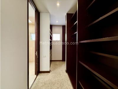 Casa de 3 alcobas en venta en Cerros Orientales, Bogotá, 504 m² · foto 18 de 20