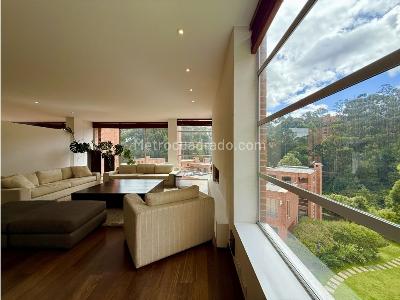 Casa de 3 alcobas en venta en Cerros Orientales, Bogotá, 504 m² · foto 2 de 20
