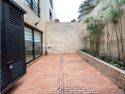 Casa de 4 alcobas en venta en Cerros Orientales, Bogotá, 425 m² · foto 4 de 20