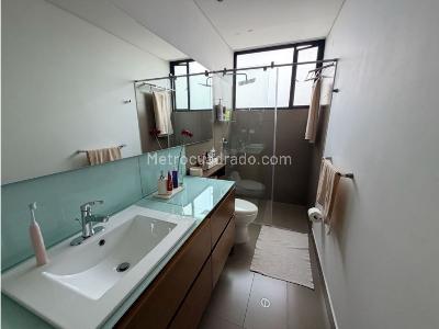 Apartamento de 2 alcobas en venta en Chico Virrey, Bogotá, 200 m² · foto 18 de 20