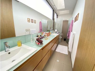 Apartamento de 2 alcobas en venta en Chico Virrey, Bogotá, 200 m² · foto 20 de 20