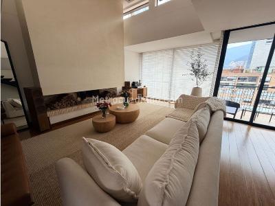 Apartamento de 2 alcobas en venta en Chico Virrey, Bogotá, 200 m² · foto 2 de 20
