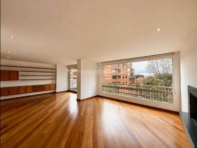 Apartamento en venta en Los Rosales, Bogotá · foto 2 de 18