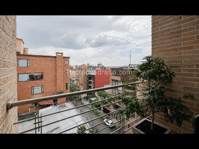 Apartamento de 2 alcobas en venta en Los Rosales, Bogotá, 180 m² · foto 16 de 18