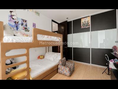 Apartamento de 2 alcobas en venta en Los Rosales, Bogotá, 180 m² · foto 17 de 18