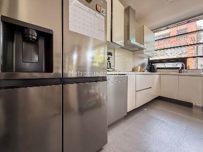 Apartamento de 3 alcobas en venta en La Cabrera, Bogotá, 166 m² · foto 8 de 18