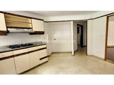 Apartamento de 3 alcobas en venta en Los Rosales, Bogotá, 242 m² · foto 7 de 13