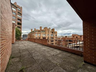 Apartamento de 3 alcobas en venta en Los Rosales, Bogotá, 246 m² · foto 14 de 18