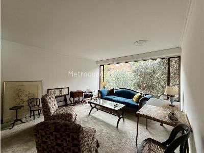 Apartamento de 3 alcobas en venta en Los Rosales, Bogotá, 246 m² · foto 1 de 18