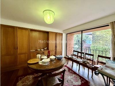Apartamento de 3 alcobas en venta en Los Rosales, Bogotá, 246 m² · foto 4 de 18